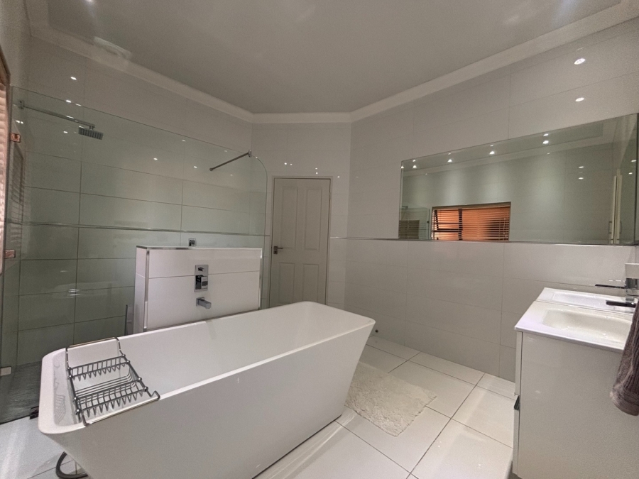 2 Bedroom Property for Sale in Flamwood North West